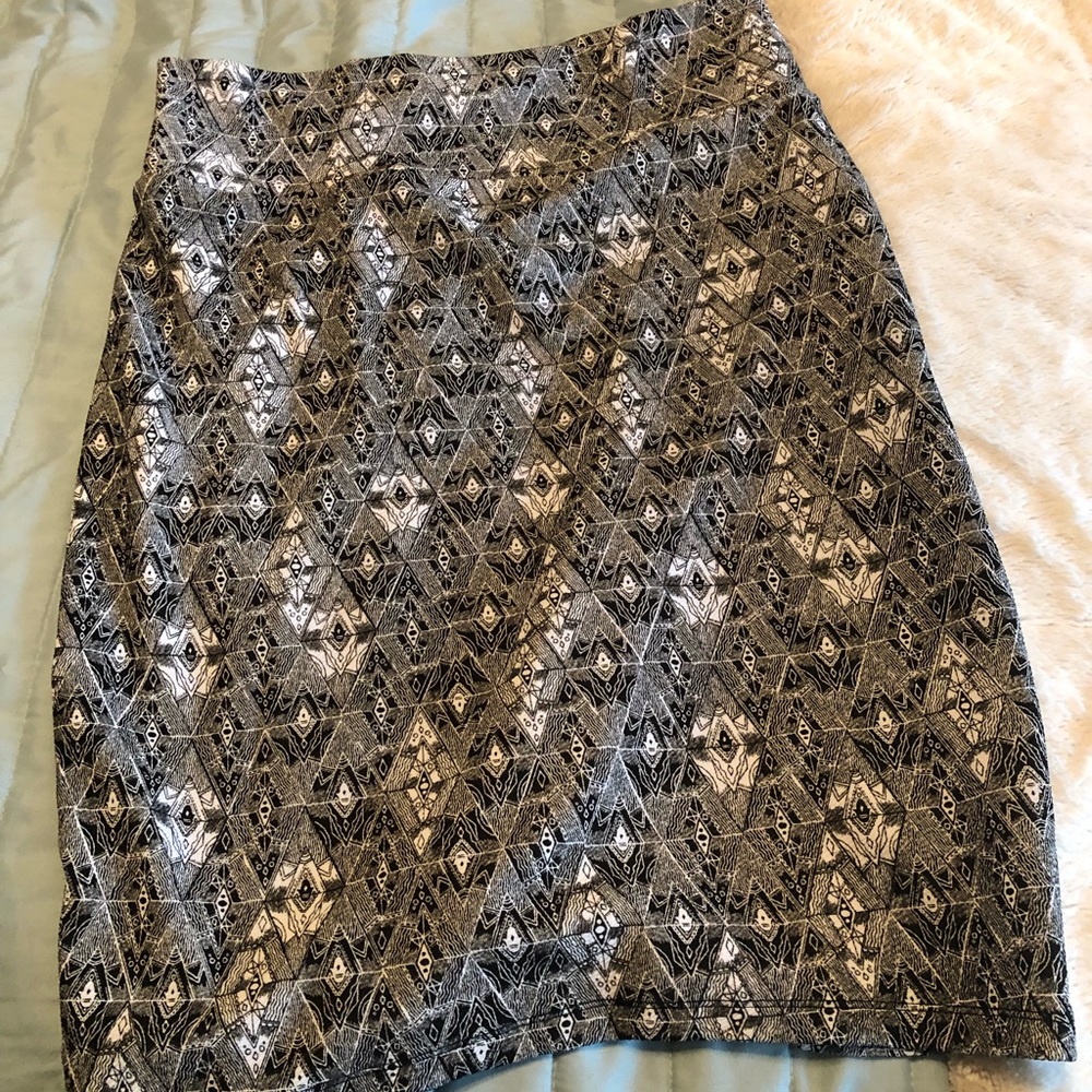Lula Roe Cassie Skirt